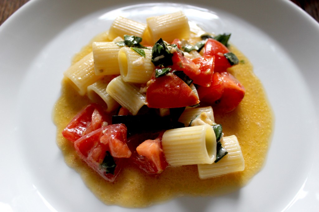 Pasta_Tomatoes_Brie_Basil_IMG_7456